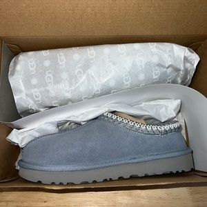 UGG Tasman slippers. Size 7 in womens. These are brand new!